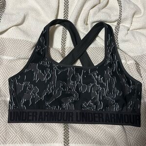 Under Armour Sports Bra - size large